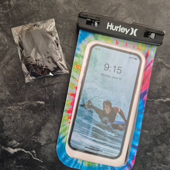 Hurley Waterproof Phone Pouch – Tie Dye – Fits Most Smartphones – New Without Ta - Picture 3 of 3